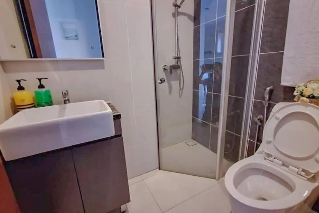 Apartment 3Br Seaside Condo Johor Bahru 8-12Pax