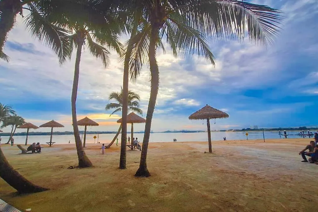 Apartment 3Br Seaside Condo Johor Bahru 8-12Pax
